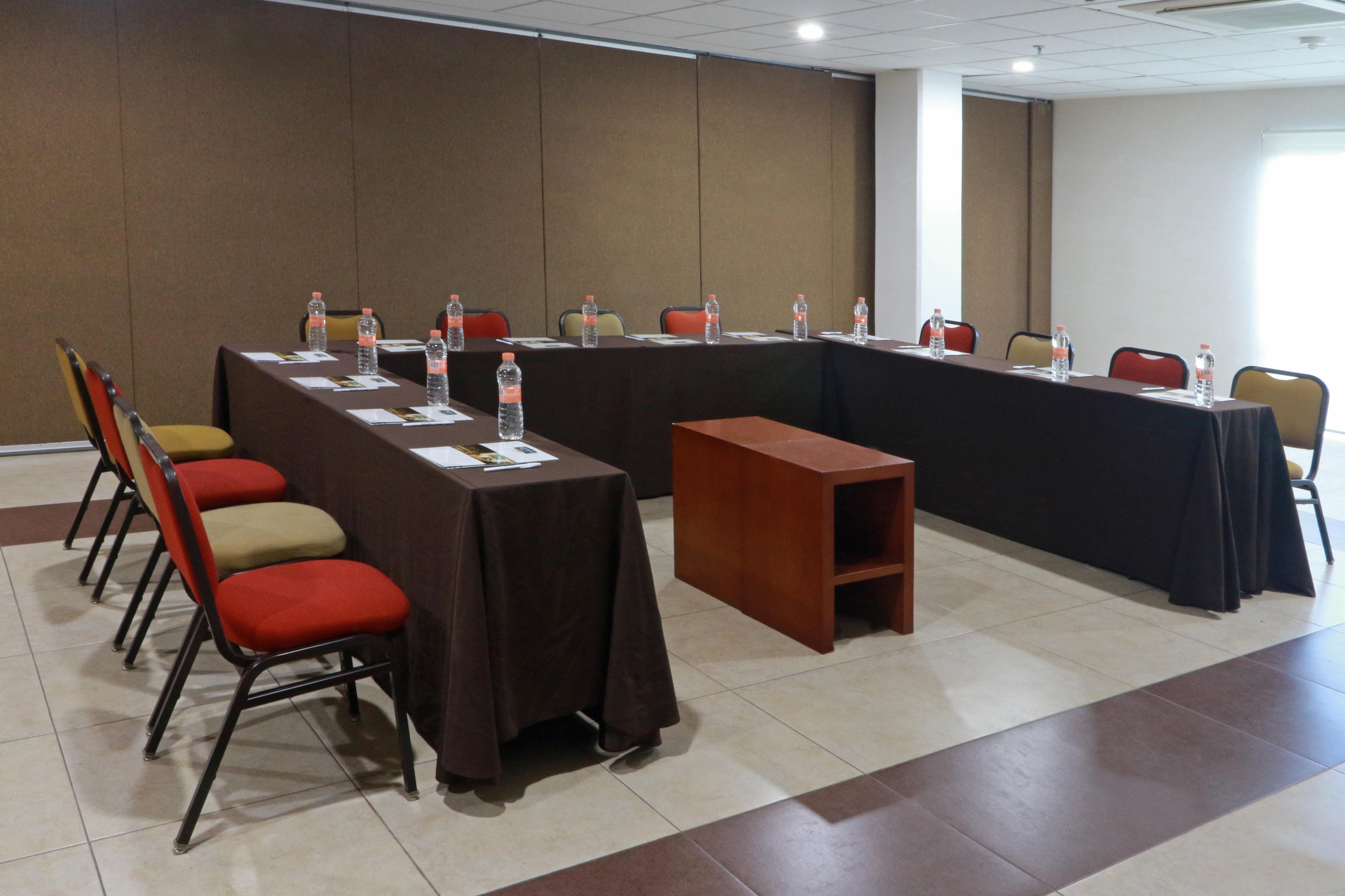 Staybridge Suites Queretaro By Ihg El Salitre Exterior foto
