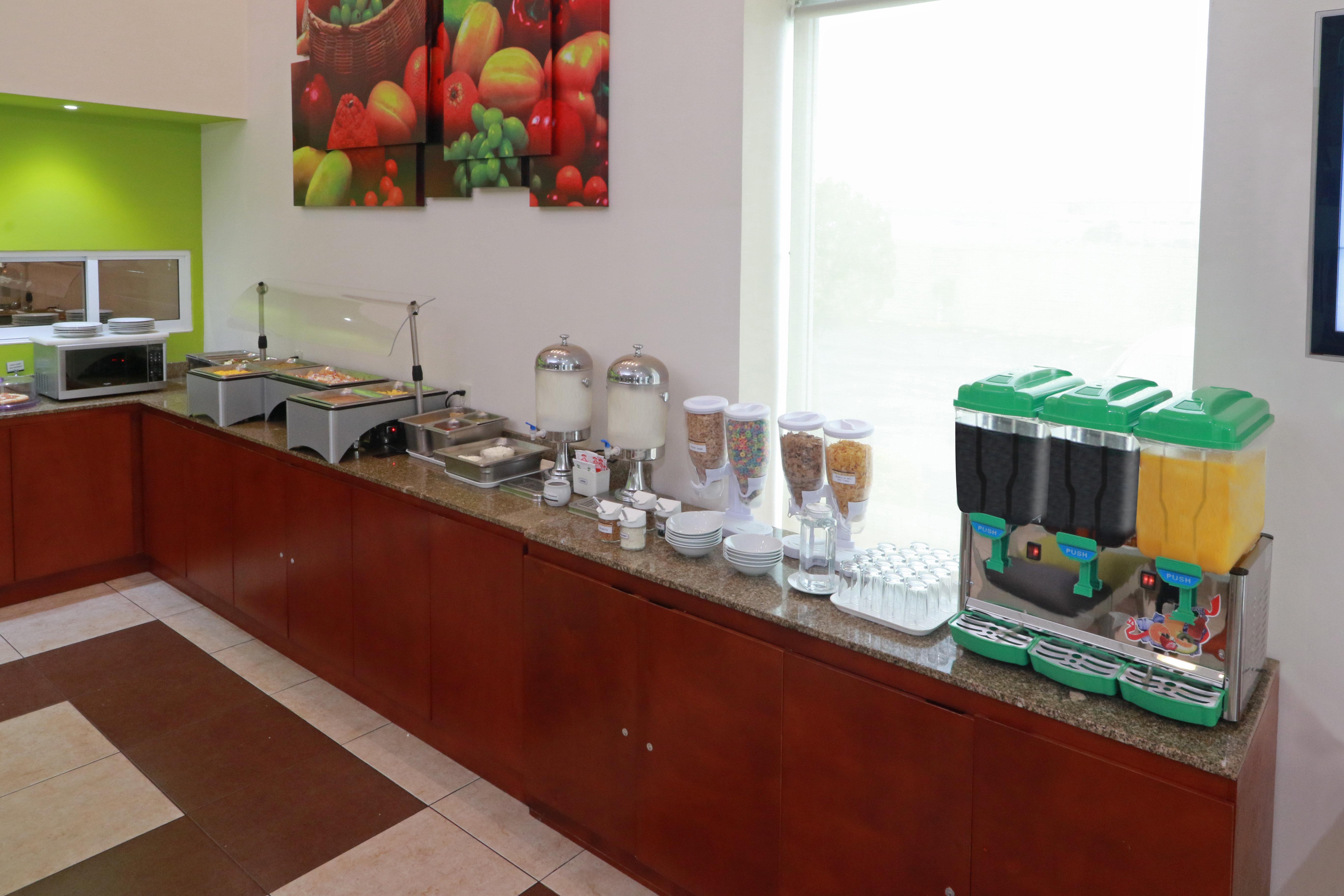 Staybridge Suites Queretaro By Ihg El Salitre Exterior foto